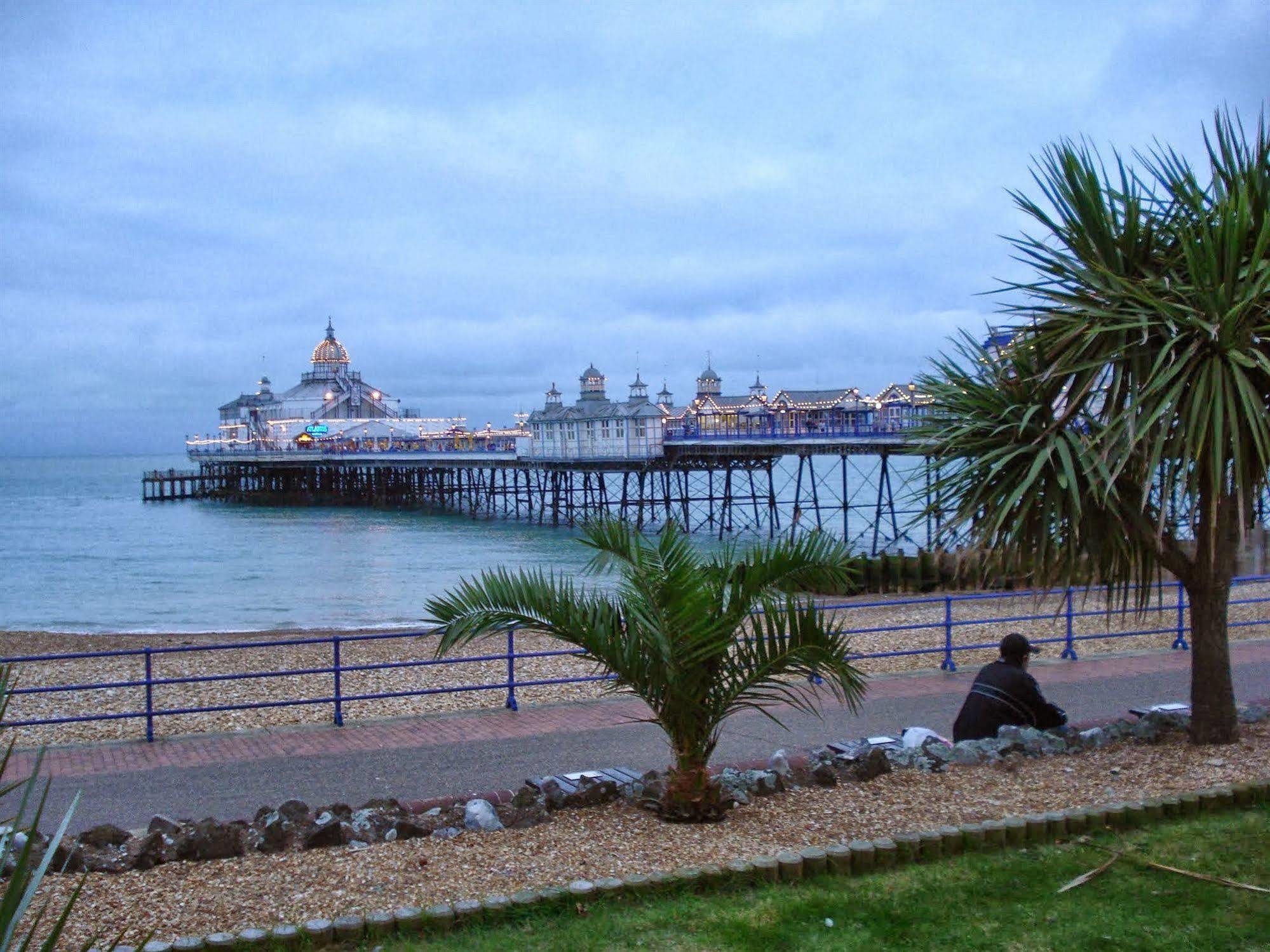 Eastbourne Riviera Hotel Buitenkant foto